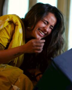 Komalee Prasad Instagram - When I was a " Tamil Ponnu " ❤️❤️❤️

When I wore no makeup to my face or my soul..
Imagined a rain and laughed my heart out..
Showed my freckles and the eyes wide.. 
Left the insecurities out and let the kid inside..

#chennai
#nomakeup 
#newbeginnings #manifestation #universe #grateful
