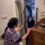 Krishika Lulla Instagram - Keep your face always toward the sunshine, And shadows will fall behind you ! Time to prank mom @demblaraju Her reaction on her face is all that I want to seee ❤️❤️🤗❤️🤗❤️🤗🧿🧿🧿🧿🧿🧿🧿🧿🧿🧿🧿