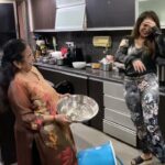 Krishika Lulla Instagram – Let your hands be so busy catching blessings , that you don’t have the capacity to hold on to grudges 
 🧿🧿🧿🧿🧿 love you mom @demblaraju ❤️ you did surprise me this time 😂🧿❤️
#krishikalullamotherdaughterseries #krishikalulla❤️ #prankwithmom