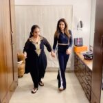 Krishika Lulla Instagram – My Monday motivation 
Spend  quality time with my loved ones  smile is the best gift 🎁 @demblaraju  #krishikalullamotherdaughterseries #krishikalullaa  #trendingreels #trending