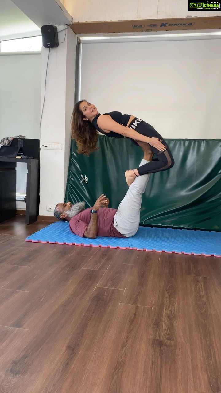 Krishika Lulla Instagram - I cannot do all the good that the world needs. But the world needs all the good that I can do ... #trendingreels #trendingsongs #yogapractice #acroyoga #corestrength #cores #balance #krishikalulla #krishikalulla❤️