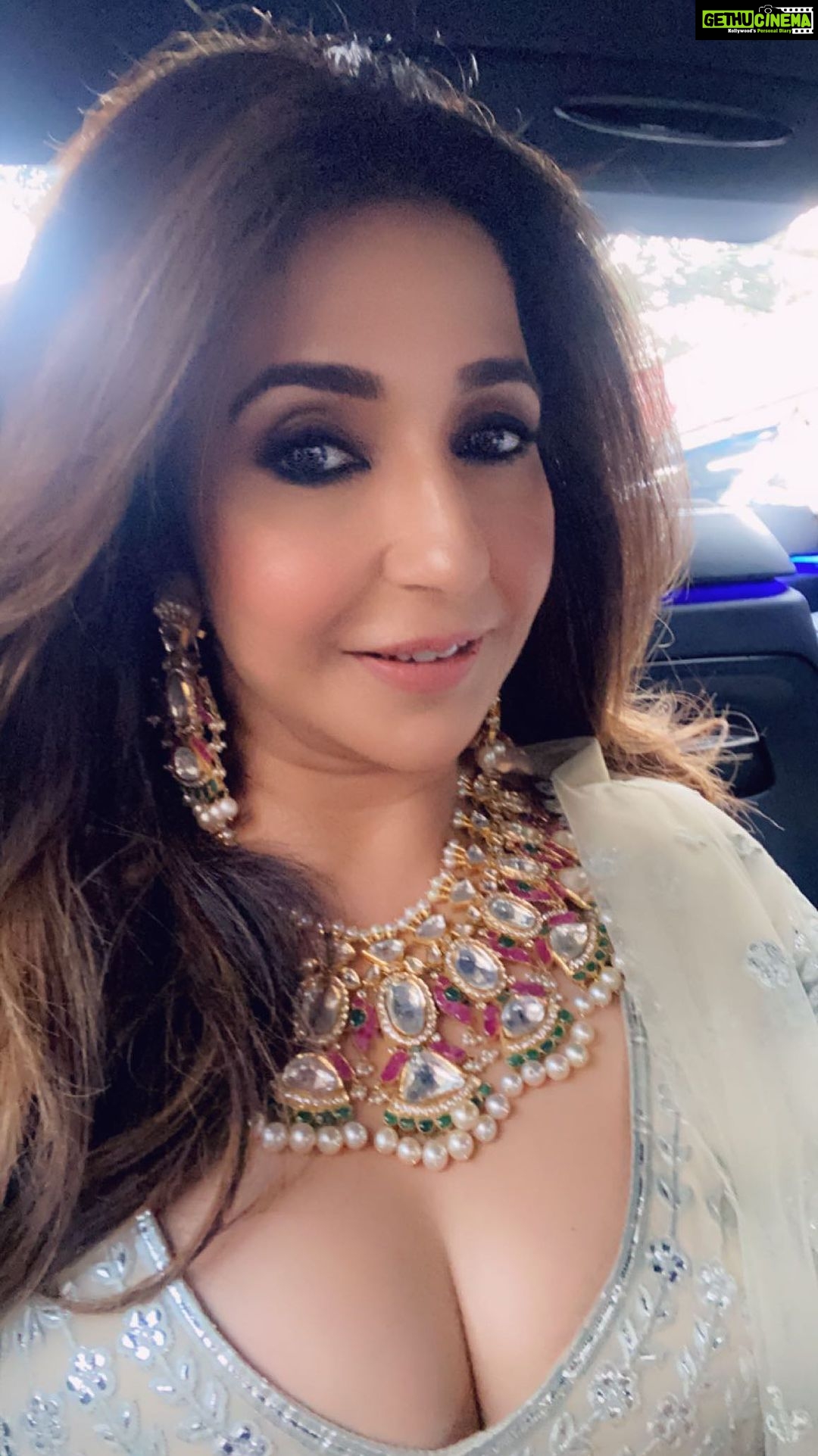 Krishika Lulla - 733 Likes - Everybody wants happiness ,nobody wants pain , but you canβt have a rainbow π without a little rain π§
#krishikalulla #dresstokill #love #trendingreels #trendingsongβ€οΈ #krishikalullaβ€οΈ #reelsinstagram #reelsindia #reelsinsta