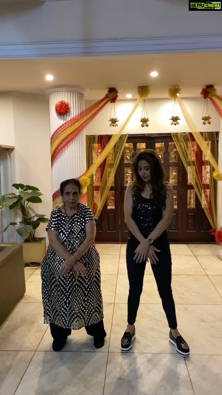 Krishika Lulla - 859 Likes - Getting my Saturday groove with my mom. @demblaraju
Be more humble than a Blade of grass, more tolerant than a Tree, always offering respect onto others and never expecting any in return !
#krishikalulla
#krishikalullamotherdaughterseries #latesttrends #saturdayvibes #motherlove
