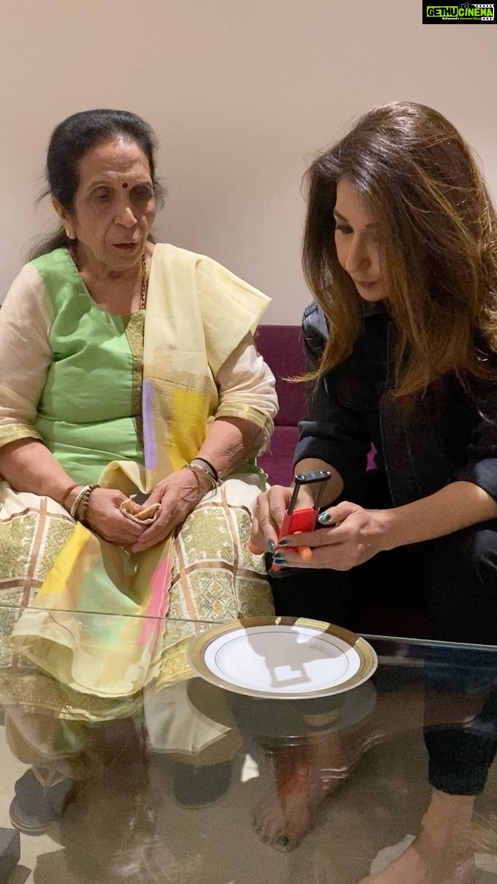Krishika Lulla Instagram - "The foolish reject what they see, not what they think; the wise reject what they think, not what they see" - Huang Po Trust is a beautiful word which we all want too experience it with our loved ones @demblaraju #krishikalulla #krishikalullamotherdaughterseries #krishikalulla❤️ #trustyourjourney