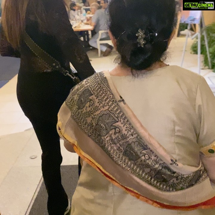 Krishika Lulla Instagram - Love Emerges Inspirations When I combine good wishes with the words I speak, love emerges. Whatever is spoken with love is free from selfishness and negativity and has a powerful effect on others. Prank time with mom …. @demblaraju Could not capture the Kodak close up moment ….. but you could. See she was totally surprise …. Thank you @bhavnarawail , sonia tandon , nidhi khanna each one of you , who helped me complete this prank 🙏🤗 #krishikalulla #krishikalullamotherdaughterseries #krishikalulla❤️ #morherdaughtertime #motherdaughterlove