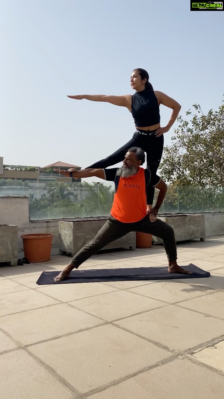 Krishika Lulla - 679 Likes - Stop trying to calm the storm. Calm yourself, the storm will pass !
#yogapractice #yogagirl #yogainspiration #yogaposes #yogateacher @yogagurumansoorbaluch__ #krishikalulla #krishikalullaβ€οΈ