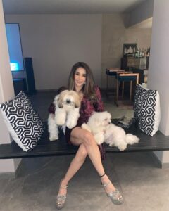 Krishika Lulla Instagram - Do not try to find the key of your happiness in somebody else's pocket !

Have a fabulous 2022 🤗