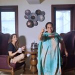 Krishika Lulla Instagram - Time to Entertain my mom Let’s play a game Mommy are always a winner 🏆 What do you think ? #krishikalullamotherdaughterseries #krishikalulla #prankwithmom #emtertainment #entertainer #weekendvibes #weekendtime #fridaymood #fridayvibes