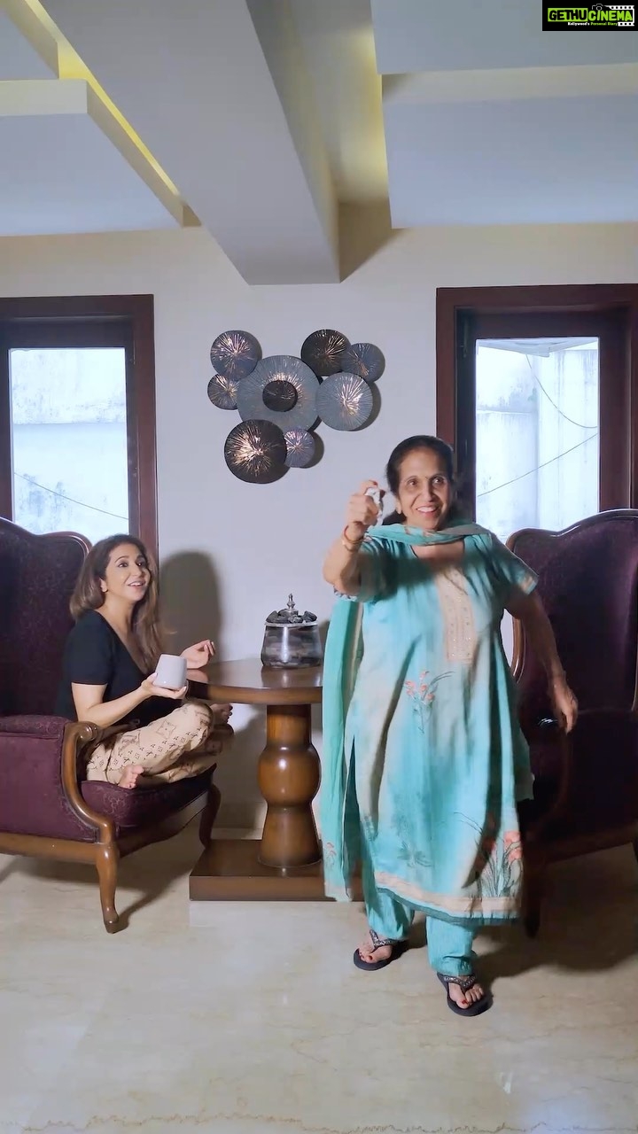 Krishika Lulla - 1K Likes - Time to Entertain my mom
Letβs play a game
Mommy are always a winner π
What do you think ?
#krishikalullamotherdaughterseries #krishikalulla #prankwithmom #emtertainment #entertainer #weekendvibes #weekendtime #fridaymood #fridayvibes