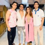 Krishika Lulla Instagram – Cannot Describe This Luv In Words ❤️❤️❤️ @This day is always so special ❤️❤️❤️
Happy Raksha Bandhan @krishikalulla Ramesh Dembla Entourage