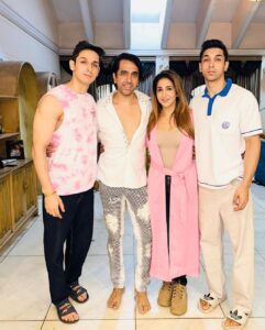 Krishika Lulla Instagram - Cannot Describe This Luv In Words ❤️❤️❤️ @This day is always so special ❤️❤️❤️ Happy Raksha Bandhan @krishikalulla Ramesh Dembla Entourage
