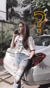 Krishika Lulla Instagram - When my mom goes alone 
Look what happens ??????
She actually gets lost 
In true sense I AM LOST WITHOUT HER  @demblaraju 
#krishikalullamotherdaughterseries  #krishikalulla  #lostplace  #motherdaughterlove #motherdaughterduo  #trendingsongs #trending #trendingnow