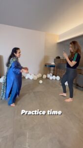 Krishika Lulla Instagram - When  life gives you lemon  actually make lemonade 
Mom loves to dance  and when she has us @sialulla3  and me …. Team work 🕉️🙏🏻
Bless her 
Love her spirit and confidence , mom always help,s me to take a leap of faith … in every walk of life 
 #krishikalullamotherdaughterseries  #krishikalulla❤️ #krishikalulla  @demblaraju  love you