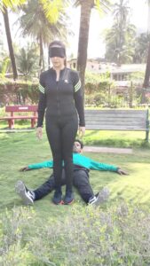 Krishika Lulla Instagram - Never had a clue this was being recorded …. I found it too funny …. Hence shared …..Cardio with full entertainment 😊😊😊😊😊#cardioworkout #funworkout  #krishikalulla  #nevergiveup  #staystrong #stayhealthy