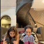 Krishika Lulla Instagram – It’s yoga time with my mom 🧘‍♀️ 🧘‍♂️ 🧘 @demblaraju  #krishikalulla #krishikalullamotherdaughterseries  #yogapose #prankvideo #funtimewithmom