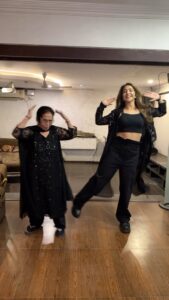 Krishika Lulla Instagram - “You’re only responsible for being honest, not for someone else’s reaction to your honesty.”

The best time with mom @demblaraju #krishikalulla  #krishikalullamotherdaughterseries  #trendingreels #trendingsongs
