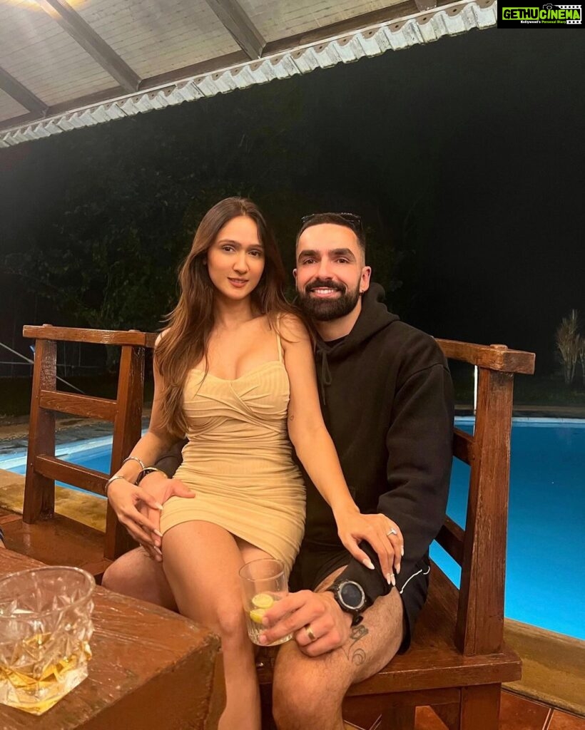 Krissann Barretto Instagram - what he said➡️ #picture #photography #instagram #instagood #husband #wife #nk #nkgothitched #mrandmrsk #nathankaramchandani Pawna Lake