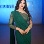 Kriti verma Instagram - A moment will come when there isn’t anything that’s going right. But don’t panic. With a little embarrassment. You will Survive it! All you have to do is make a move and move on a bit. - SRK ❤️ #kriti #kritiverma #saree #friday