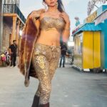 Kriti verma Instagram - It’s Fearless Friday - time to be Bold & Beautiful 🔥🔥🔥🔥 #kriti #kritiverma #poses #tallgirl #bts