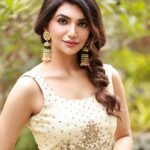 Kriti verma Instagram - Happy Janmashtami to everyone. 🙏 May Lord Krishna shower his choicest blessings upon all of us 🙏