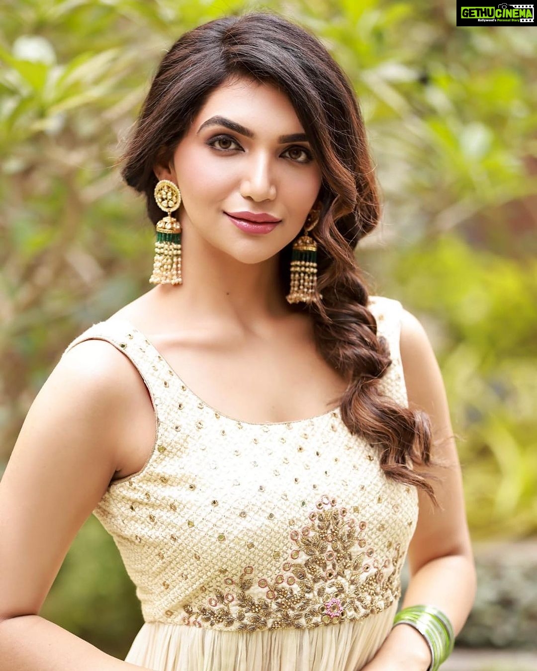 Kriti verma Instagram - Happy Janmashtami to everyone. 🙏 May Lord Krishna shower his choicest blessings upon all of us 🙏