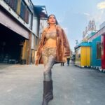 Kriti verma Instagram - It’s Fearless Friday - time to be Bold & Beautiful 🔥🔥🔥🔥 #kriti #kritiverma #poses #tallgirl #bts