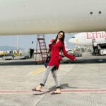 Kriti verma Instagram - First layover at Ethiopia …💗🔥🧿 7th number video..main mobile bhi ni rakhti haath me..kyunki mere mobile se video record hori ti😂😂 #airportdiaries #kriti #kritiverma #ethiopia #jaimatadi🙏🧿 Addis Ababa, Ethiopia