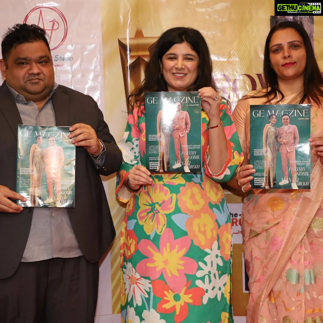 Leslie Tripathy Instagram - So here's sharing a sneek peek of our successful show and we celebrate our 4 th Anniversary bash of our @growingentrepreneursng community with felicitation of our #geentreprenueraward and our #gemagazinelaunch and featured 25 successful Entrepreneurs It was a great evening well spent with our honourable Chief Guest @abhijeetashokraneofficial @nidarshana_gowani @dr.manjulodha We missed you mam Our guest of honour @deecee_20 @namrata_thakker @caanilgoyal @mickey_mehta we missed you sir Our celebrity guest @ojasrajanihairnmakeupacademy @filmmakermanisharanawat @kkhushijaain Our special Guest @himanshu_agarwal._ @anujazaverihapp @anisha_purswani @lubdhaporwal @queenkaren777 @nutansoni Special mention for our Growing entrepreneur magazine cover a big thank u to my favourite couple @manasi_parekh @parthivgohil9 @deeceepaps All our Successful entrepreneur/awardees and our entrepreneur featured in Magazine a big thank you to all you guys @mittalkotaktarotcardreader @nandniguptaa @vijitvyas2023 @shamim_dhamaskar @avanipithadia @kamakshee_creation @jahnavithadeshwar @sshreevidhyaa @decorwithdhruv @hodophile_21 @pethavenindia @purvijaveri @nirupama.fitlifestyle @shahanissha @poojasodagar @immrunal @poojaanand @payalsurekha @shabia_walia @kapadiaasma @haswataprasanna @roopachoksi @jayamunot @dipalishah @abundance_with_pooja @shukrana_preetisingh @sp_photography12 @jayshreeshah @rupeeboss sharadhegde Special thanks to my photography partner @sp_photography12 My mua @shamim_dhamaskar My beautiful host @leslietripathy My saree @thegrowingindiastore My printing partner @pragatienterprise @pritika_graphics πππThank u everyone for your trust The Club Mumbai