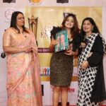 Leslie Tripathy Instagram - So here's sharing a sneek peek of our successful show and we celebrate our 4 th Anniversary bash of our @growingentrepreneursng community with felicitation of our #geentreprenueraward and our #gemagazinelaunch and featured 25 successful Entrepreneurs It was a great evening well spent with our honourable Chief Guest @abhijeetashokraneofficial @nidarshana_gowani @dr.manjulodha We missed you mam Our guest of honour @deecee_20 @namrata_thakker @caanilgoyal @mickey_mehta we missed you sir Our celebrity guest @ojasrajanihairnmakeupacademy @filmmakermanisharanawat @kkhushijaain Our special Guest @himanshu_agarwal._ @anujazaverihapp @anisha_purswani @lubdhaporwal @queenkaren777 @nutansoni Special mention for our Growing entrepreneur magazine cover a big thank u to my favourite couple @manasi_parekh @parthivgohil9 @deeceepaps All our Successful entrepreneur/awardees and our entrepreneur featured in Magazine a big thank you to all you guys @mittalkotaktarotcardreader @nandniguptaa @vijitvyas2023 @shamim_dhamaskar @avanipithadia @kamakshee_creation @jahnavithadeshwar @sshreevidhyaa @decorwithdhruv @hodophile_21 @pethavenindia @purvijaveri @nirupama.fitlifestyle @shahanissha @poojasodagar @immrunal @poojaanand @payalsurekha @shabia_walia @kapadiaasma @haswataprasanna @roopachoksi @jayamunot @dipalishah @abundance_with_pooja @shukrana_preetisingh @sp_photography12 @jayshreeshah @rupeeboss sharadhegde Special thanks to my photography partner @sp_photography12 My mua @shamim_dhamaskar My beautiful host @leslietripathy My saree @thegrowingindiastore My printing partner @pragatienterprise @pritika_graphics 🙏🙏🙏Thank u everyone for your trust The Club Mumbai