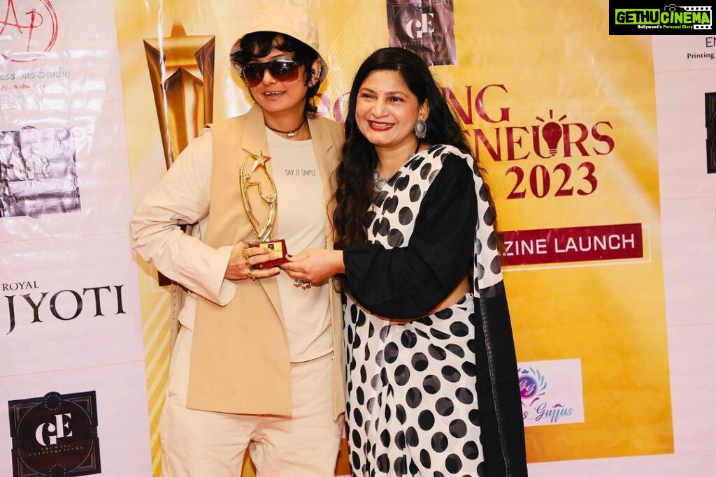 Leslie Tripathy Instagram - Manisha Ranawat attended as one of the Guests of Honour at the Growing Entrepreneurs awards 5th edition and magazine launch. The event was organised by Nidhi Pandya.The event was beautifully presented by the gorgeous and dynamic Celebrity Anchor Leslie Tripathy.