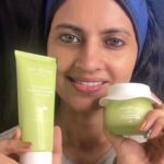 Leslie Tripathy Instagram - @dotandkey.skincare Skincare Change I Made✨ 💚Cica & 2% Salicylic Face Wash 💚 Dot & Key Cica Calming Face Wash is formulated with Cica, Green Tea and Salicylic for acne and acne scars - Sulphate-free face wash for sensitive, oily and acne-prone skin 💚CICA +Niacinamide Oil - Free Moisturizer💚 Lightweight oil-free face cream for acne free, fresh & matte skin.Powered with Super Cica #ad Use ACNE10 as coupon code to get additional discount #skincareforoilyskin #dotandkey #leslietripathy #monsooncica Mumbai, Maharashtra