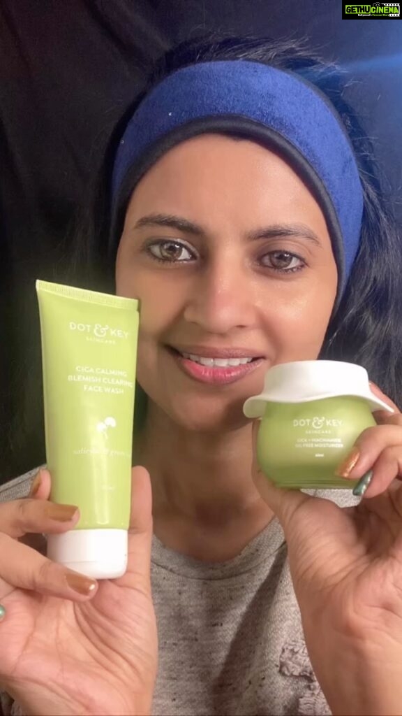 Leslie Tripathy Instagram - @dotandkey.skincare Skincare Change I Made✨ 💚Cica & 2% Salicylic Face Wash 💚 Dot & Key Cica Calming Face Wash is formulated with Cica, Green Tea and Salicylic for acne and acne scars - Sulphate-free face wash for sensitive, oily and acne-prone skin 💚CICA +Niacinamide Oil - Free Moisturizer💚 Lightweight oil-free face cream for acne free, fresh & matte skin.Powered with Super Cica #ad Use ACNE10 as coupon code to get additional discount #skincareforoilyskin #dotandkey #leslietripathy #monsooncica Mumbai, Maharashtra