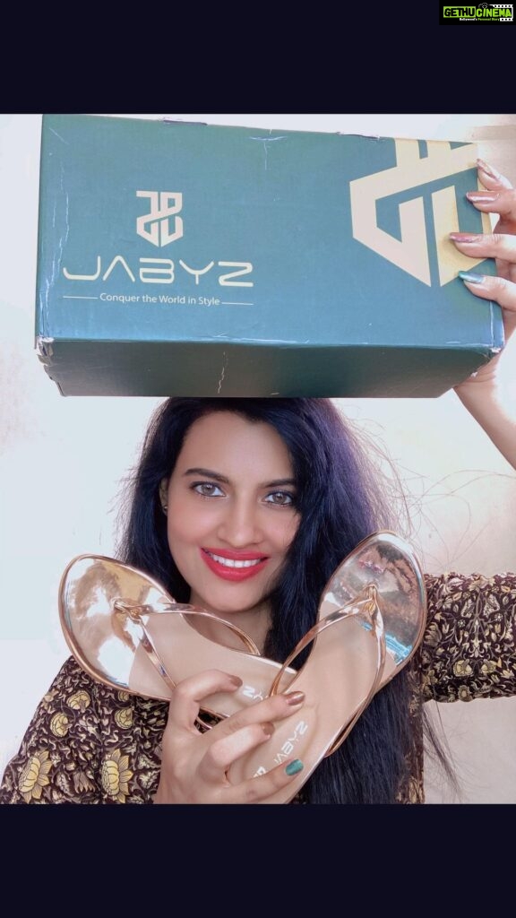 Leslie Tripathy Instagram - @jabyz.in shoes suit my busy leg style #shoeslover Mumbai, Maharashtra