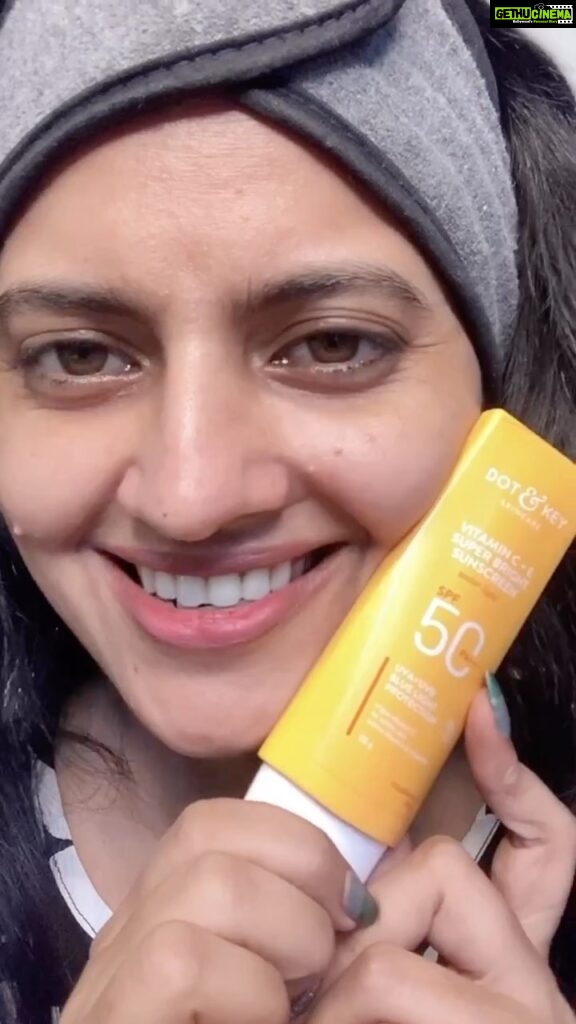 Leslie Tripathy Instagram - Got tired of trying multiple products for my skin until I found @dotandkey.skincare Vitamin C Range with Triple Vitamin C Here is my simple and convenient glow-to solution with the cult favourite Vitamin C + E Moisturiser that helps fades dark spots. But my personal choice is the Vitamin C Sunscreen which is water light and quickly absorbs leaving zero white cast! The glow is real ! Use the code CTHEGLOW10 for additional love ✨ Mumbai, Maharashtra