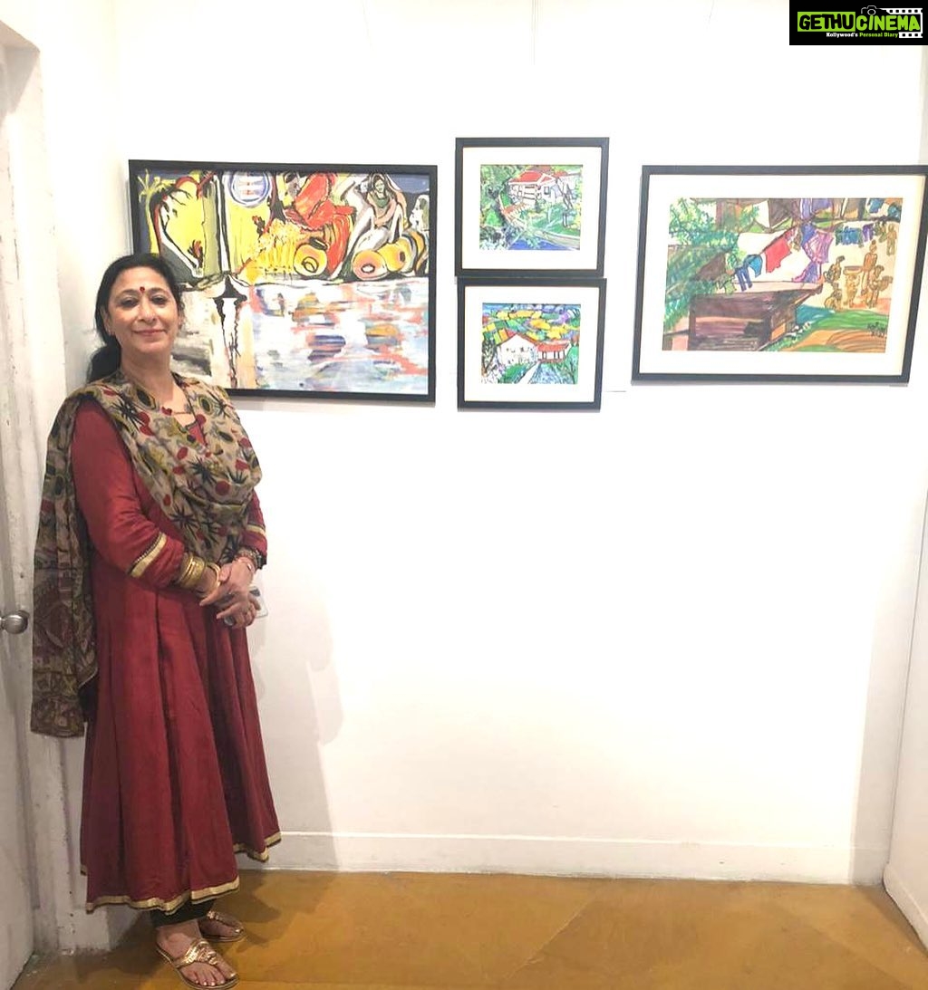 Leslie Tripathy - 8.6K Likes - Hi Everyone,
Manjitjee ( @livingheritageantiques living heritage studio gallery) poses in front of my friend @rohini_bhatia_singh ās paintings at the Art Melange Art Exhibition at Visual Arts Gallery, #habitatcentre #delhi
Rohini was jubilant. #artistsoninstagram #artist #painting #artinfluencers #visualarts