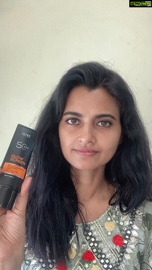 Leslie Tripathy - 7.8K Likes - #ad @reneeofficial gives you everyday sun protection
ā
SPF 50 & PA++++.
ā
Enriched with Vitamin C &
ā
Hyaluronic acid,
ā
Lightweight with matte finish
Use Discount code :- LESZ10 to get 10% off on www.reneecosmetics.in
#ReneeCosmetics #ReneeGlowscreen #ReneeEveryday #DailySunscreen #SunscreenEveryday #ReneeSunscreen #Sunscreen #spf50