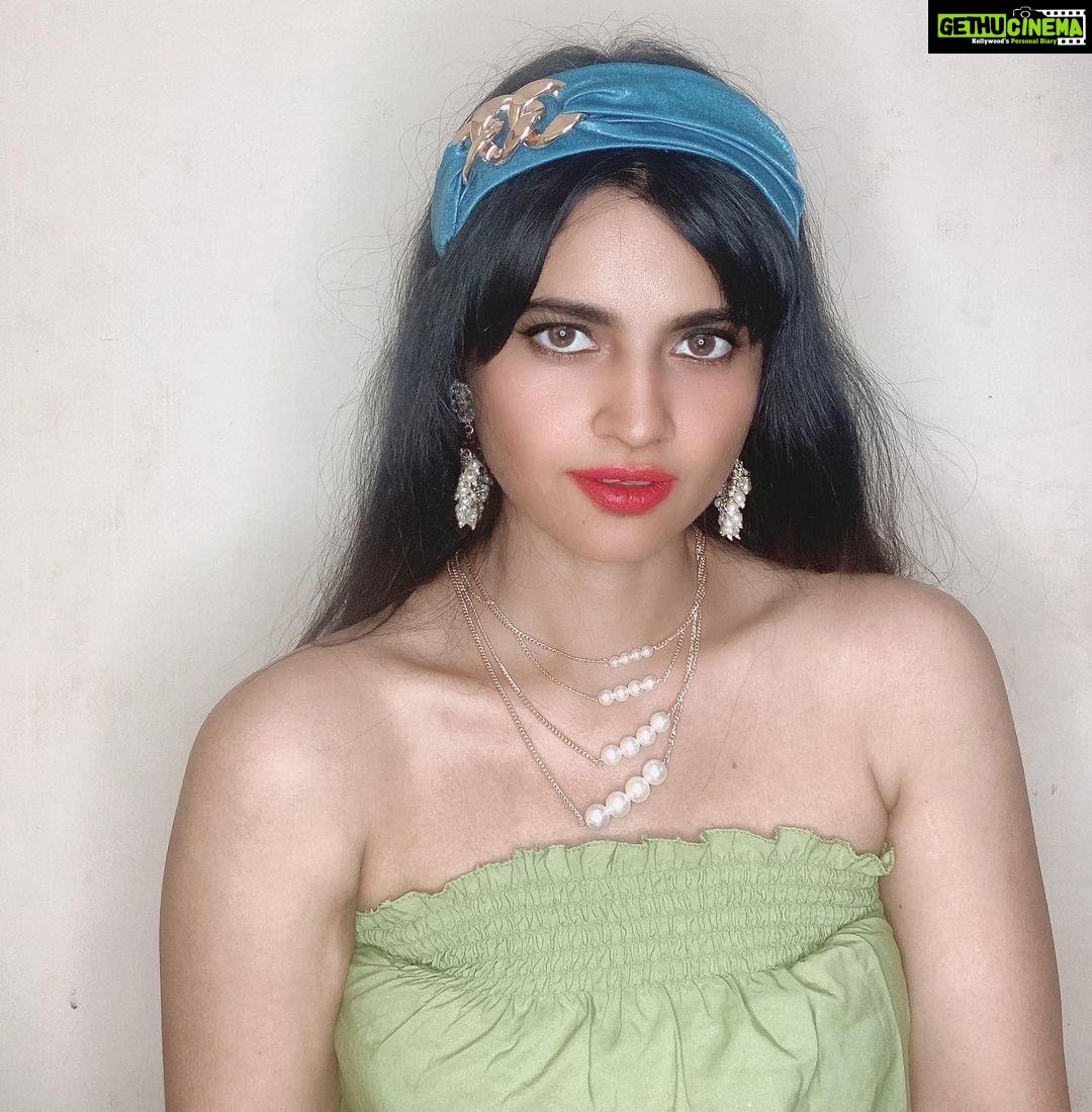 Leslie Tripathy - 8.3K Likes - I donāt like to talk much but I quietly pay attention to your actions not words and I donāt like anyone wasting my time
And these are #factsaboutme #leslietripathy