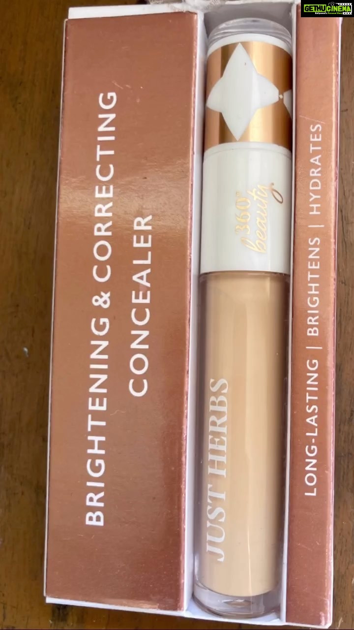 Leslie Tripathy Instagram - #ad @justherbsindia #brighteningconcealer in 06- beige shade #correctingconcealer gives #fullcoverage to my #darkcircles and #pimples . Loving the #silkandspice #longlastingperfume with amber, citrus, musk notes is exotic Mumbai, Maharashtra