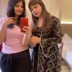 Leslie Tripathy Instagram - Shot an interview with filmmaker @alankrita_manvi she’s also renowned #holistic #healer , she’s the Director of Aveire Education hub in #Noida and now she started her production house Alankrita Manvi films to help all talents to get a platform to showcase their talent Mumbai, Maharashtra