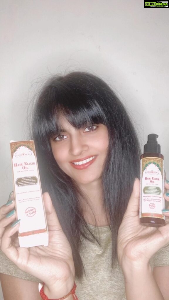 Leslie Tripathy Instagram - @weadesi_naturals elixir hair oil ✔️promotes healthy lusturous hair ✔️improves hair scalp health on regular use ✔️arrests hair fall ✔️arrests hair greying ✔️available on @amazon