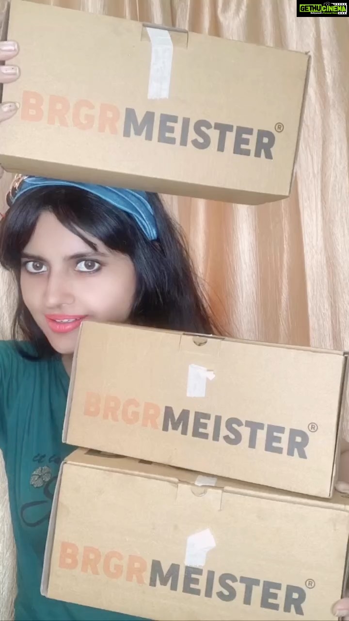 Leslie Tripathy Instagram - @brgrmeister_in the best yummy burgers are here. Order now from zomato
