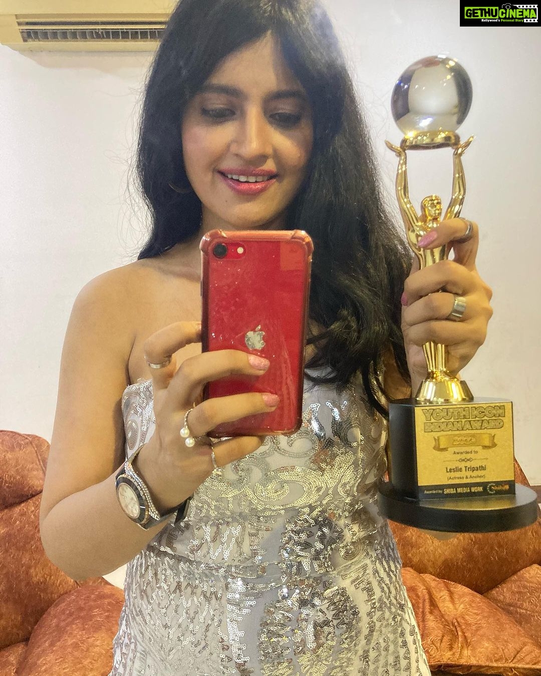 Leslie Tripathy Instagram - Thank you @azharhussaindirector @yiia_national @shibamediawprk @yiia_official @shahu8930 for award and opportunity and @sufiyankapadiaa . My Outfit by @foreverpretty.co.in Mukti A Smita Thackera