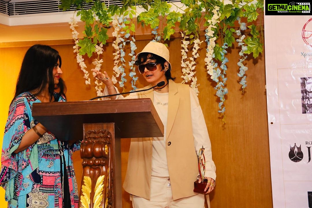 Leslie Tripathy Instagram - Manisha Ranawat attended as one of the Guests of Honour at the Growing Entrepreneurs awards 5th edition and magazine launch. The event was organised by Nidhi Pandya.The event was beautifully presented by the gorgeous and dynamic Celebrity Anchor Leslie Tripathy.