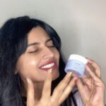 Leslie Tripathy Instagram – @sereko.official Can’t believe there’s finally a product which reduces STRESS while treating the SKIN! 😍
SEREKO has nailed it by getting to the ROOT CAUSE of recurring skin problems with their PSYCHODERMATOLOGICAL formulations. 🧬 🧠
This moisturiser has become my go-to whenever I’m feeling stressed and my skin is wearing down because of that!
It’s Infused with 15+ botanical actives 🌿 like-🪄🌱 Acai Berry
🌱 Clary Sage
🌱 Seabuckthorn
🌱 Marine Algae
🌱 Wild Indigo
Such a power-packed formulation, you just can’t miss it!
Join the #SerekoCircle to become a part of the Mindful Beauty Revolution!
Use my code “SEREKOCIRCLE” to get 15% OFF on their products. Shop at www.serekoshop.com
#beautytips #kosmetik #facials #vegan #beautycare #wellness #haircare #esthetician #selflove #glowing #mua #hair #psychodermatology #bodycare #leslietripathy #crueltyfree #skincareindia #makeuptutorial #skincareaddict #organicskincare #healthylifestyle #makeuplover #naturalbeauty #sereko #model #beautyinfluencer #instabeauty #reelitfeelit #trendingreel Mumbai, Maharashtra