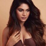 Lopamudra Raut Instagram - Once they go brown, they never back down !! 👱🏽‍♀️ Shot by @yngtj Makeup Artist: @nitutamang143 Hair Stylist: @farah_kadkotra Assistant:@bunty_acharya @dhruwang9 Studio: @mayra.fashion.studio