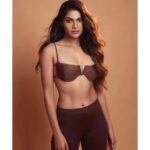 Lopamudra Raut Instagram – Once they go brown, they never back down !! 👱🏽‍♀️ Shot by @yngtj
Makeup Artist: @nitutamang143
Hair Stylist: @farah_kadkotra
Assistant:@bunty_acharya  @dhruwang9
Studio: @mayra.fashion.studio