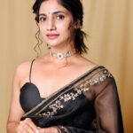 Losliya Mariyanesan Instagram - 🖤 @archana.karthick