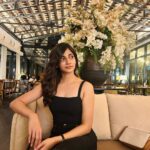 Losliya Mariyanesan Instagram – Here we glow ✨