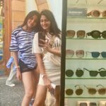 Losliya Mariyanesan Instagram – Embrace the glorious mess that you are
☺️

#throwbacksingapore
