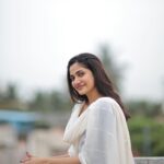 Losliya Mariyanesan Instagram - 🤍 📸 @dhanush__photography 👱‍♀️ @priyaprabu_artistry 👗 @studio_l_by_lini